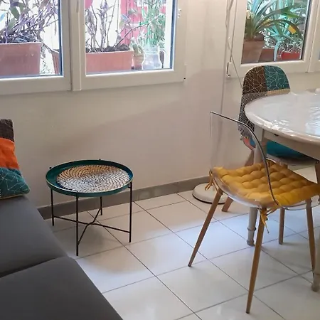 Joli Petit Centre De Et Lägenhet Mèze